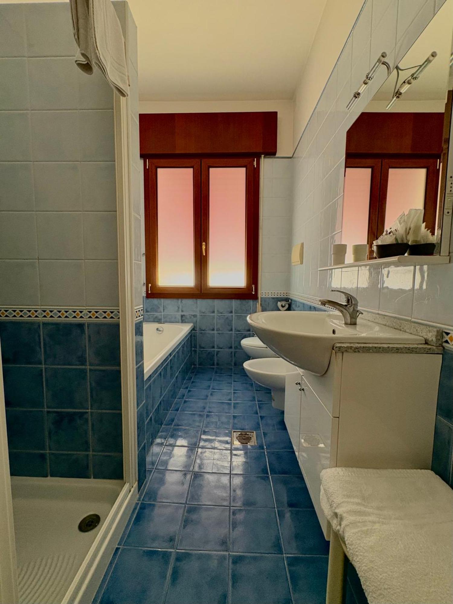 Hotel Fortuna Кьоджа Экстерьер фото
